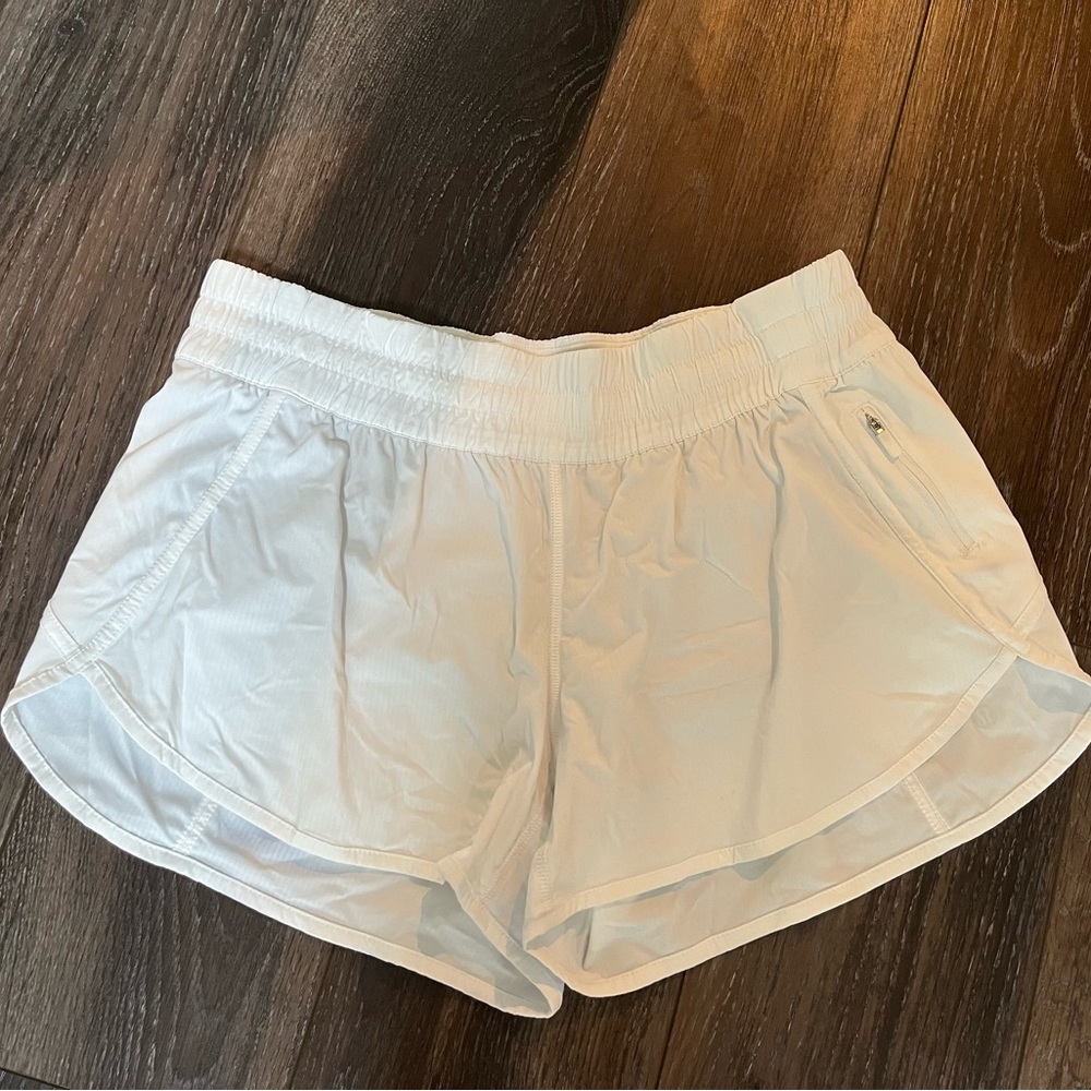 Lululemon Tracker Short V 4”